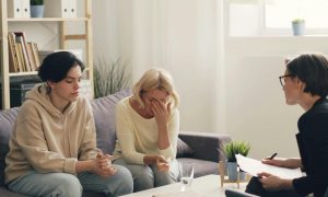 Психореабілітація військових і ВПО: цифри, реалії та куди рухається допомога