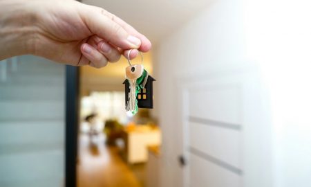 Ринок оренди в малих містах, куди переїхали переселенці: що реально відбувається і чому «дешево» більше не означає «доступно»