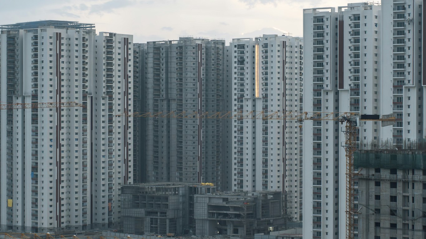 Міста без укриттів: хто відповідає за безпеку нових ЖК і ТРЦ