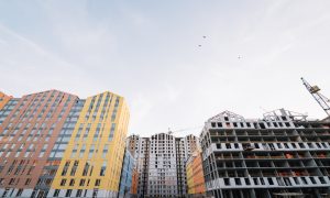 Оренда житла та компенсації за зруйноване майно: як війна сформувала нову житлову реальність України у 2025–2026 роках