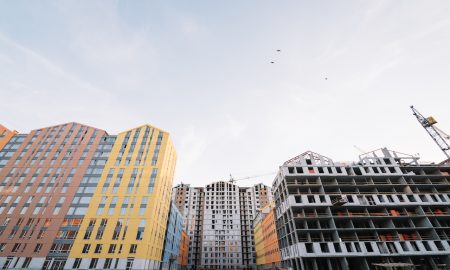 Оренда житла та компенсації за зруйноване майно: як війна сформувала нову житлову реальність України у 2025–2026 роках